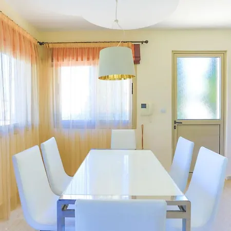 Serenity Mavroli